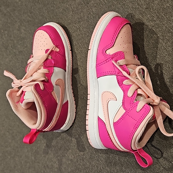 Air Jordan 1 Retro Mid Medium Soft Pink Grade School Lifestyle Shoes - Picture 6 of 16